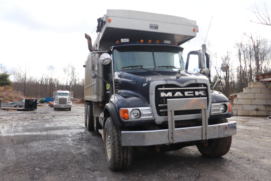 2006 Mack CV713